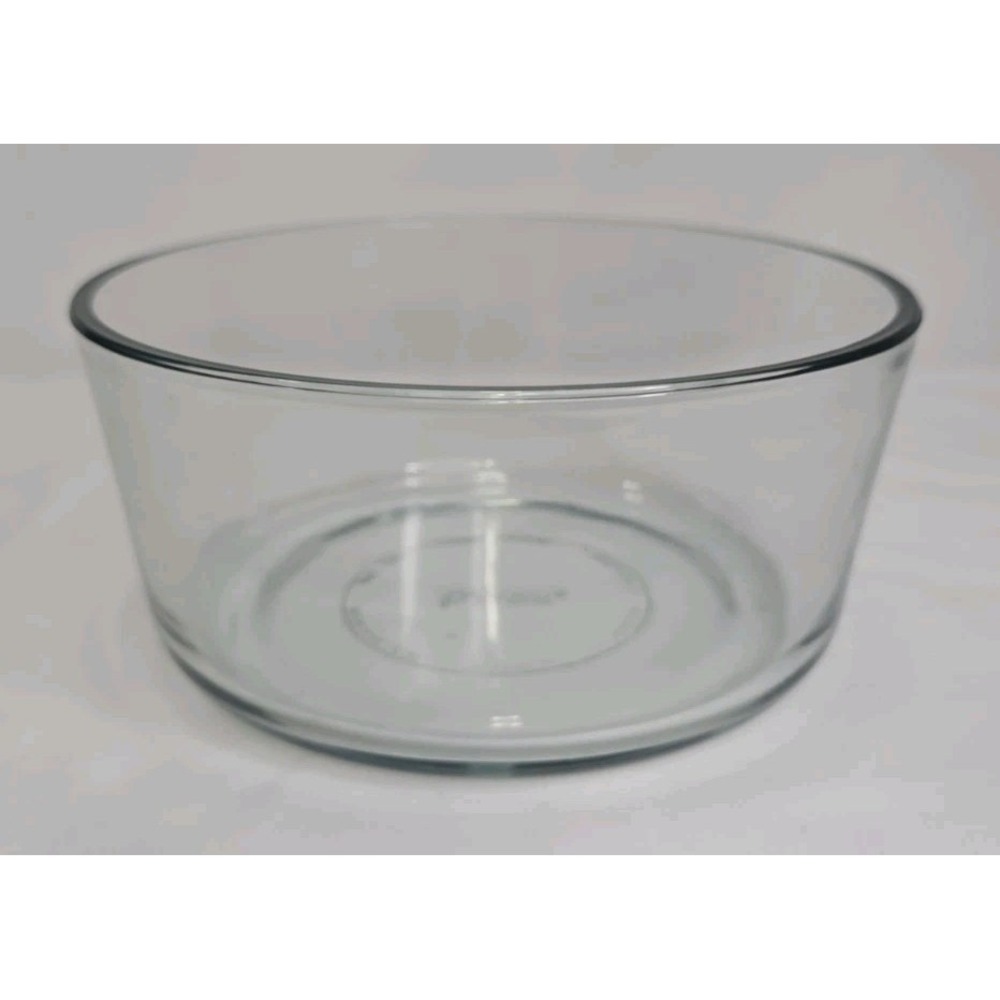Pyrex 7203 7-cup glass bowl